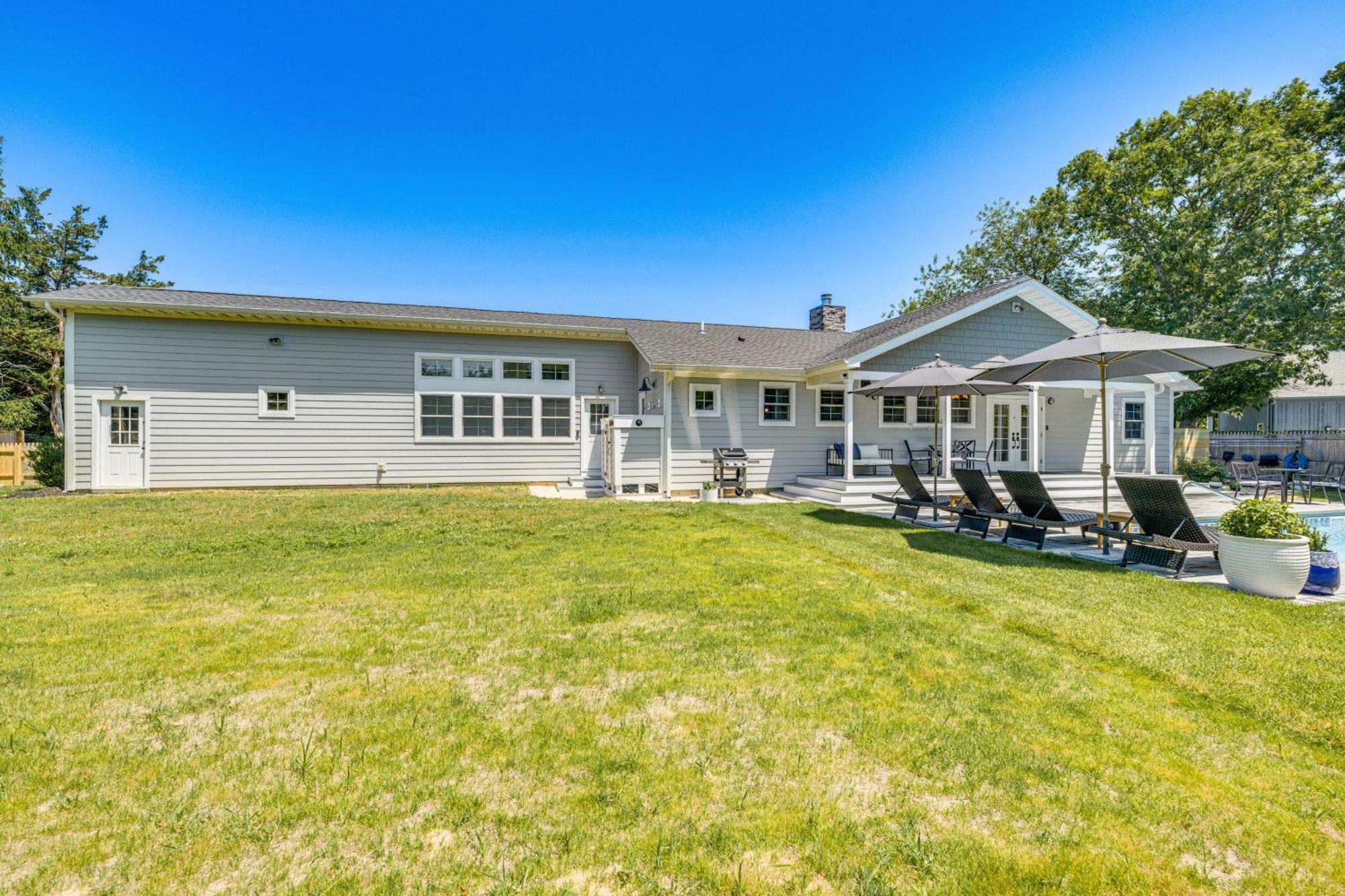 Distinctive Hamptons Home With Pool Near Bay, Ocean Hampton Bays Exterior foto