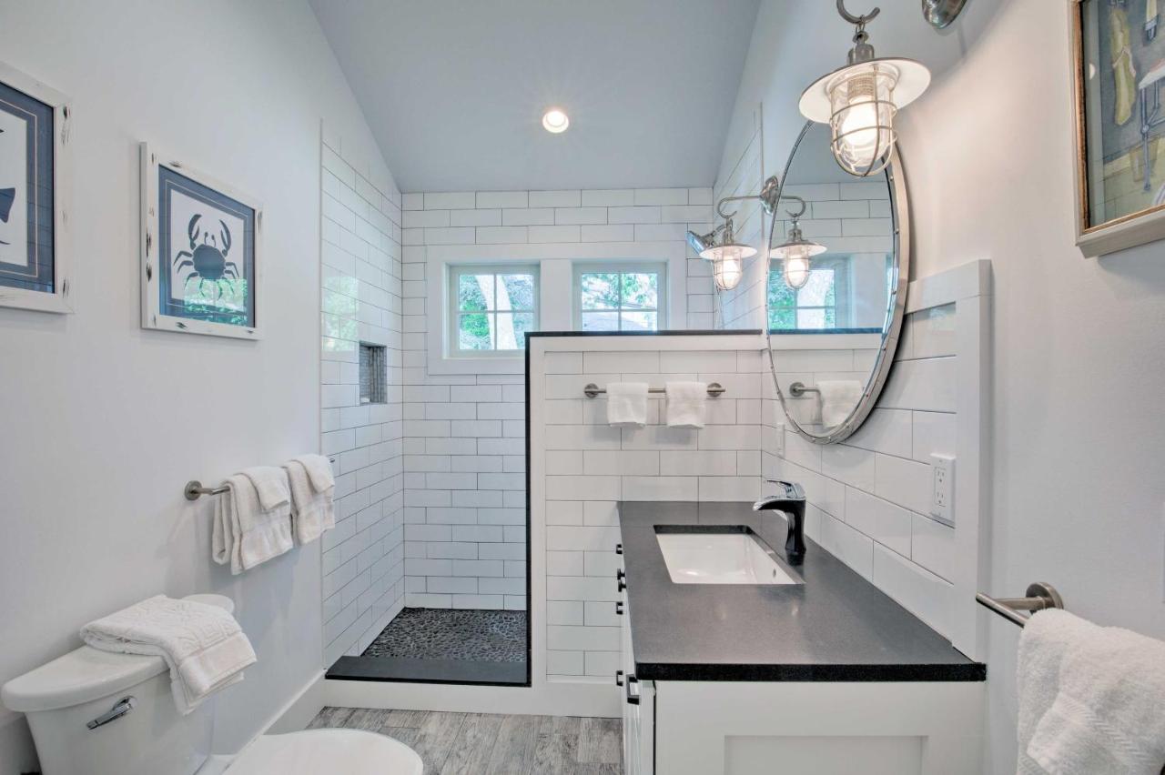Distinctive Hamptons Home With Pool Near Bay, Ocean Hampton Bays Exterior foto